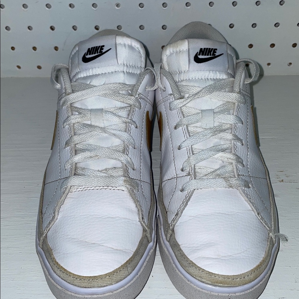 Nike Court Legacy Next Nature 'White Gold Suede'.  Style Code DH3161-105. SZ 9.5